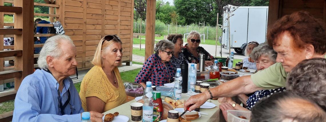 Piknik dla Seniorów na przystani kajakowej